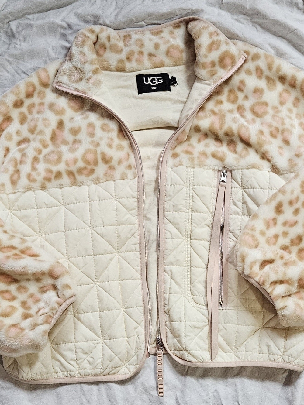 UGG Womens Cream & Blush Leopard Quilted Fleece Jacket